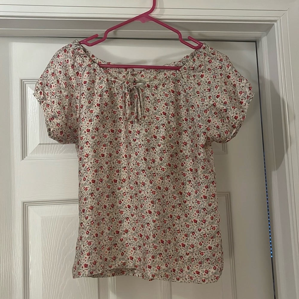 Brand New Spring Top. Size MD